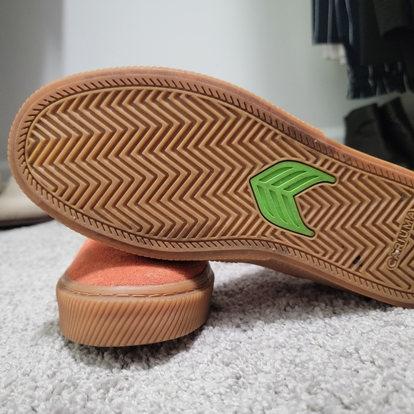 Cariuma Naioca Gum Picante Suede Off-White Logo Ruby Wine Sneaker - Picture 13 of 16